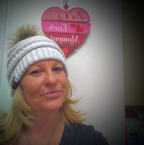 Meet your Posher, Susan - Picture 5 of 5